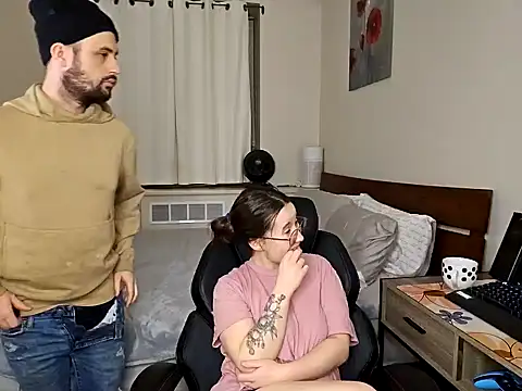 Snapshot of Kinkycouple1789 chatting on January 22, 1:31 am Kinkycouple1789 online show from January 22, 1:31 am