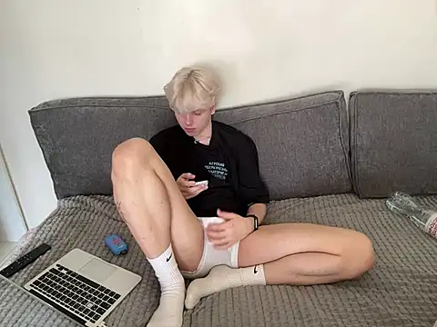 Snapshot of metratok chatting on March 7, 11:07 am metratok online show from March 7, 11:07 am