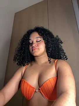 Lucy wilson5 online show from December 26, 3:27 am