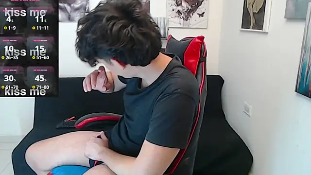 Snapshot of Angelo-cianuro- chatting on March 20, 11:31 pm Angelo-cianuro- online show from March 20, 11:31 pm