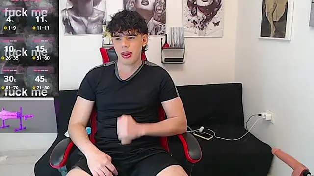 Snapshot of Angelo-cianuro- chatting on March 28, 12:32 am Angelo-cianuro- online show from March 28, 12:32 am