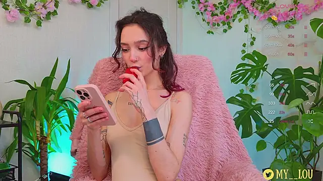 Snapshot of MyLou_ chatting on March 19, 3:19 pm MyLou online show from March 19, 3:19 pm