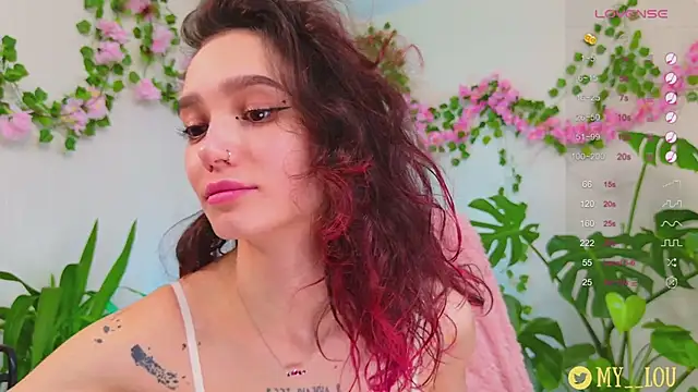 Snapshot of MyLou_ chatting on March 22, 3:42 pm MyLou online show from March 22, 3:42 pm