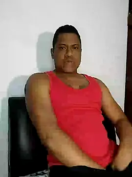 Snapshot of latinblack01 chatting on December 11, 4:39 am latinblack01 online show from December 11, 4:39 am