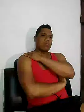 Snapshot of latinblack01 chatting on December 11, 8:07 pm latinblack01 online show from December 11, 8:07 pm