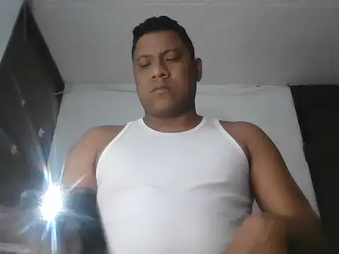 Snapshot of latinblack01 chatting on November 2, 4:59 am latinblack01 online show from November 2, 4:59 am