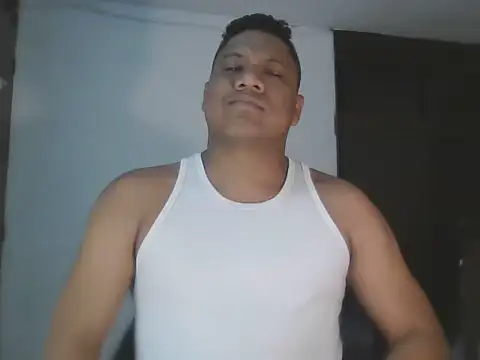 Snapshot of latinblack01 chatting on November 17, 7:03 am latinblack01 online show from November 17, 7:03 am