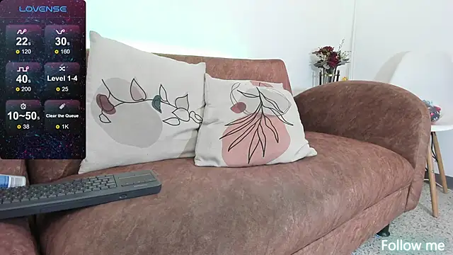 Snapshot of Samuel_Up chatting on January 23, 7:22 am Samuel Up online show from January 23, 7:22 am