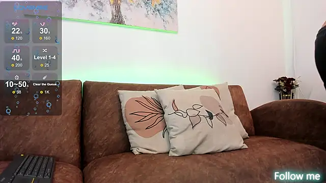 Snapshot of Samuel_Up chatting on February 1, 4:24 am Samuel Up online show from February 1, 4:24 am