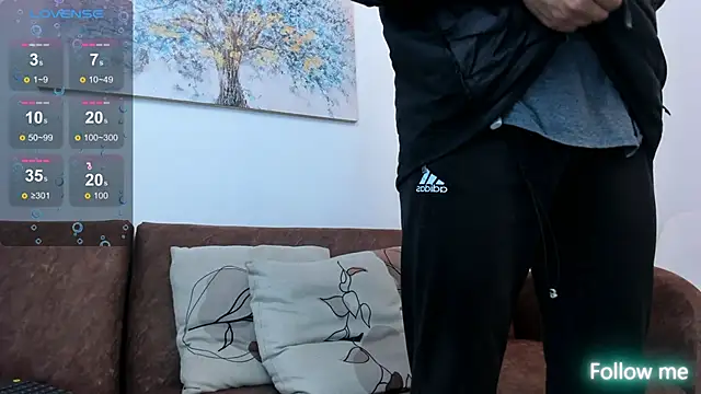 Snapshot of Samuel_Up chatting on February 12, 4:01 am Samuel Up online show from February 12, 4:01 am