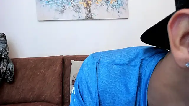 Snapshot of Samuel_Up chatting on February 14, 4:04 am Samuel Up online show from February 14, 4:04 am