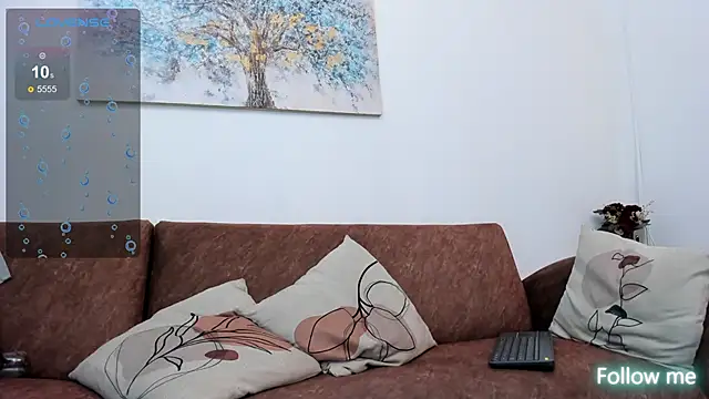 Snapshot of Samuel_Up chatting on February 18, 10:27 am Samuel Up online show from February 18, 10:27 am