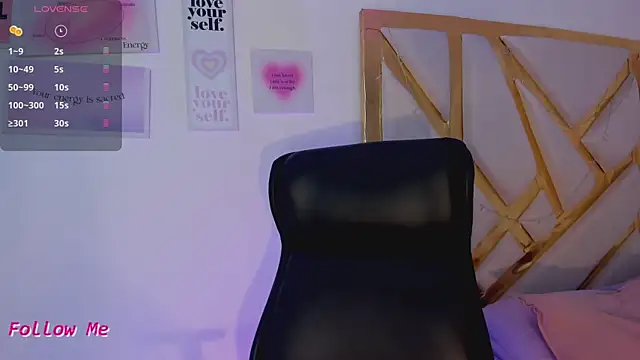 Snapshot of LanaJones_ chatting on October 15, 12:27 pm LanaJones online show from October 15, 12:27 pm