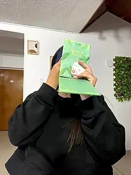 Snapshot of angel_natural chatting on October 28, 5:26 pm angel natural online show from October 28, 5:26 pm