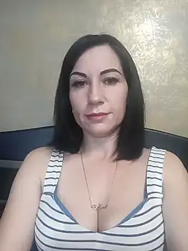 FireLily332 online show from January 4, 6:30 pm