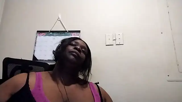 whitwhit86 online show from April 12, 6:57 pm