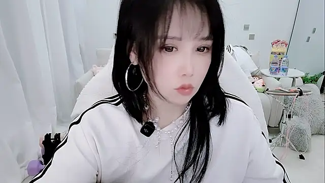 Vaness-a online show from April 1, 2:45 am