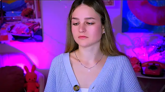 DeboraLarson online show from February 7, 3:45 am