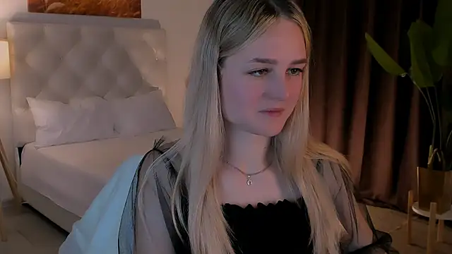 DeboraLarson online show from October 15, 3:39 am