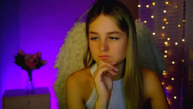 DeboraLarson online show from November 30, 3:32 am