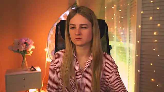 DeboraLarson online show from March 5, 3:24 am