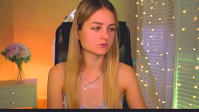 DeboraLarson online show from June 29, 2:40 am