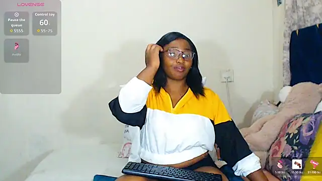 Snapshot of veronica1xxx chatting on April 13, 7:52 pm veronica1xxx online show from April 13, 7:52 pm