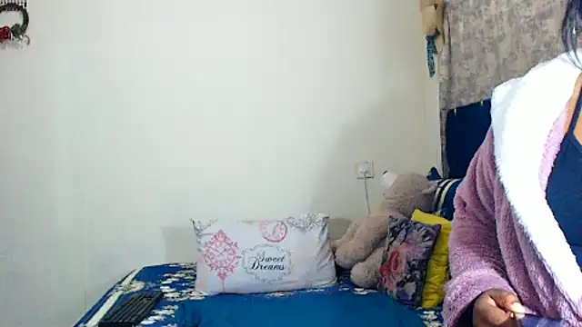 Snapshot of veronica1xxx chatting on May 12, 6:27 pm veronica1xxx online show from May 12, 6:27 pm