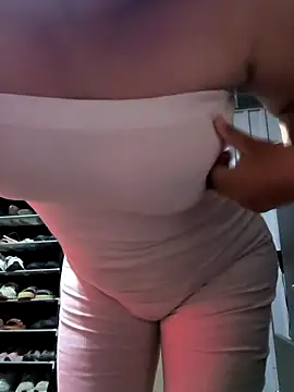 Snapshot of Kasandra02 chatting on February 4, 4:40 am Kasandra02 online show from February 4, 4:40 am