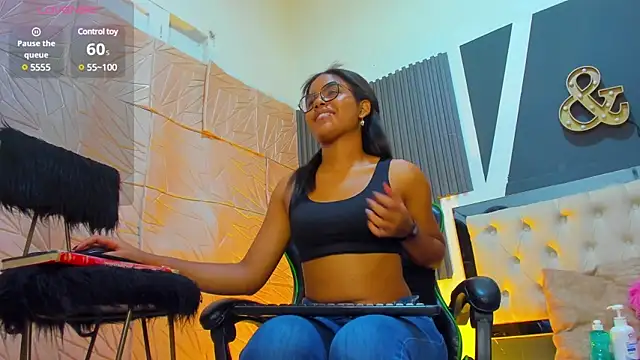 alexa andherson online show from February 28, 5:15 pm