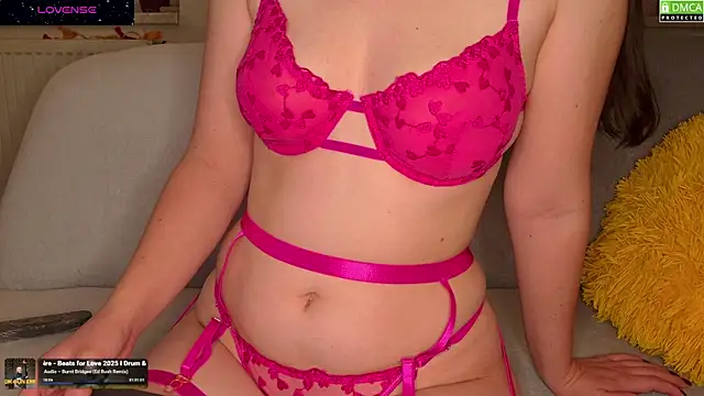 Scarlettt Beauty online show from September 24, 7:39 pm