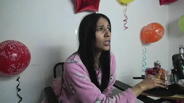Snapshot of baby_alee chatting on February 28, 9:47 am baby alee online show from February 28, 9:47 am