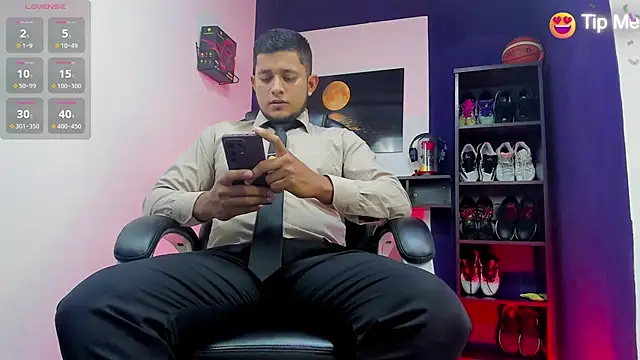 Snapshot of Marcos_garcias chatting on February 15, 11:23 pm Marcos garcias online show from February 15, 11:23 pm