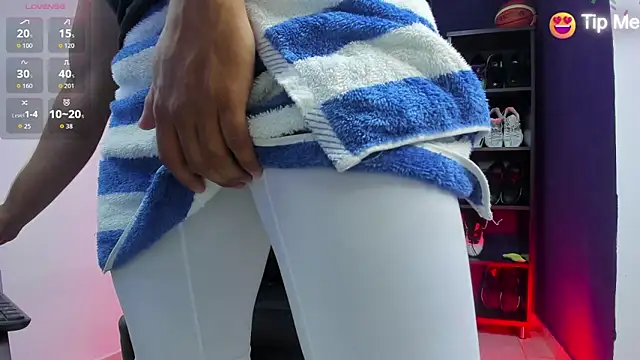 Snapshot of Marcos_garcias chatting on February 21, 9:49 pm Marcos garcias online show from February 21, 9:49 pm