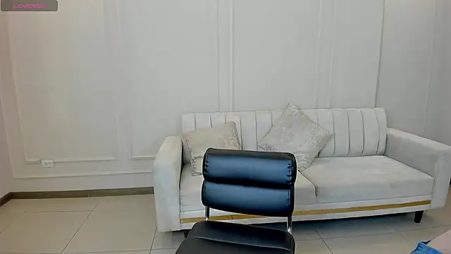 StacyWoods online show from April 2, 10:57 am