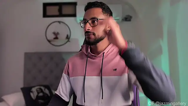 LiamGarcia1 online show from January 5, 5:09 am