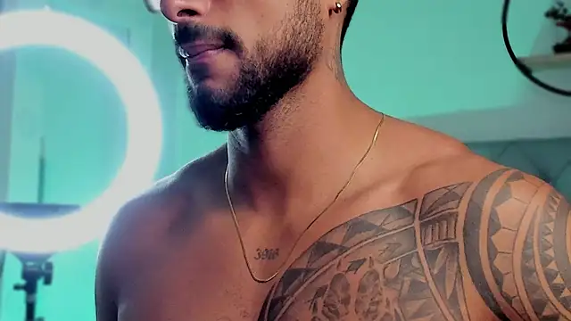 LiamGarcia1 online show from January 6, 3:29 pm