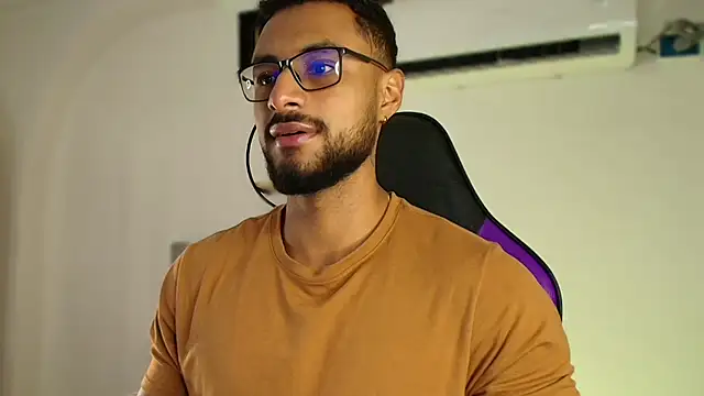 LiamGarcia1 online show from January 13, 12:02 pm