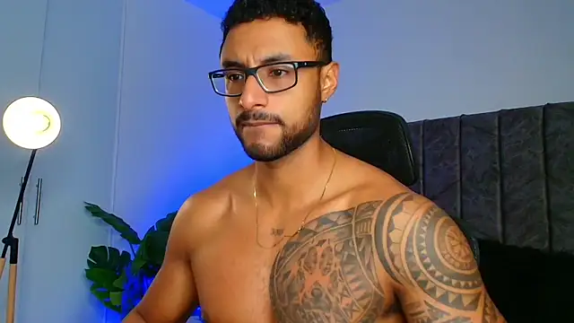 LiamGarcia1 online show from October 19, 1:23 pm