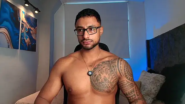 LiamGarcia1 online show from May 14, 2:13 pm