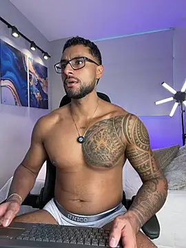 LiamGarcia1 online show from May 19, 2:45 pm