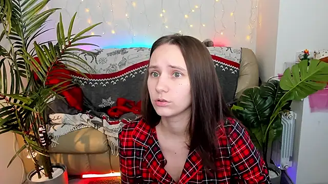 HotCaramellsTV online show from January 1, 5:00 pm