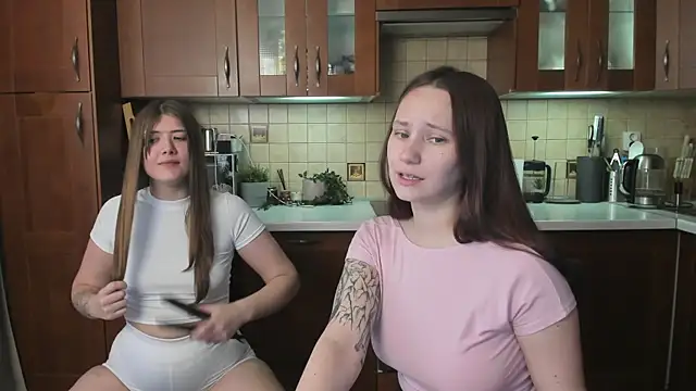 HotCaramellsTV online show from July 11, 7:44 am