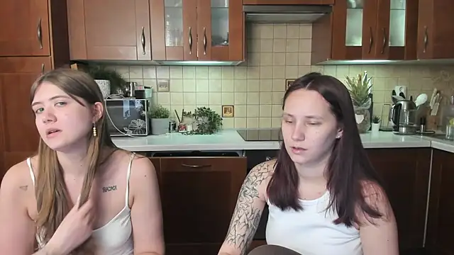 HotCaramellsTV online show from July 20, 8:06 am