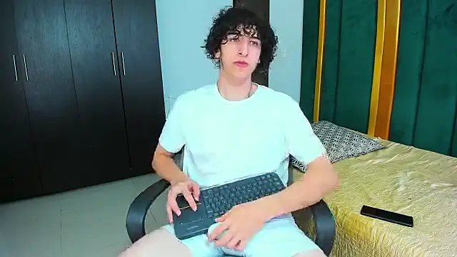 Kerverr  online show from October 4, 10:08 pm