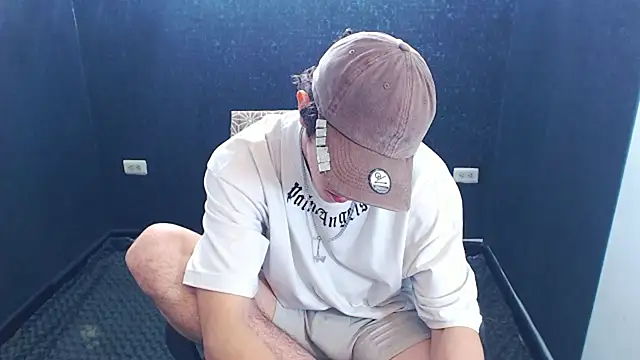 Kerverr  online show from November 7, 8:31 pm