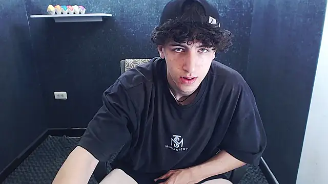 Kerverr  online show from January 31, 7:11 pm