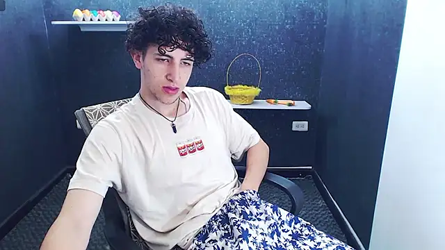 Kerverr  online show from February 11, 5:18 pm