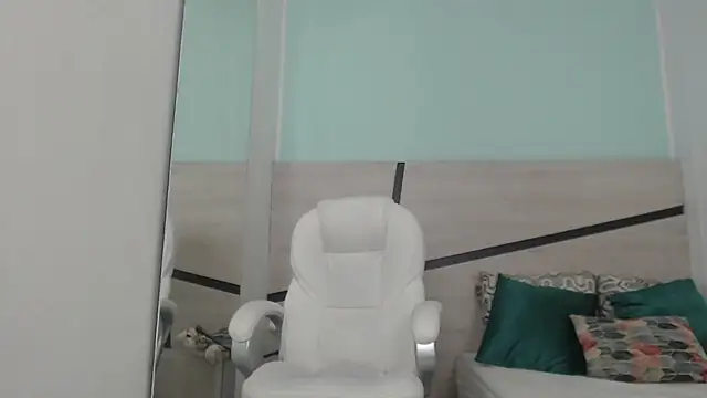 sussy leon online show from December 13, 1:55 pm