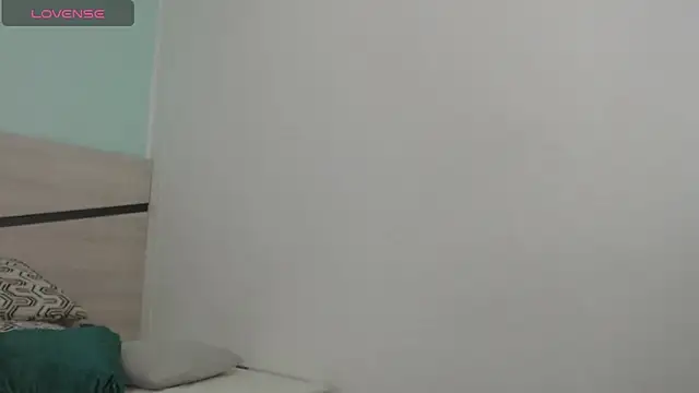 sussy leon online show from December 19, 7:07 pm